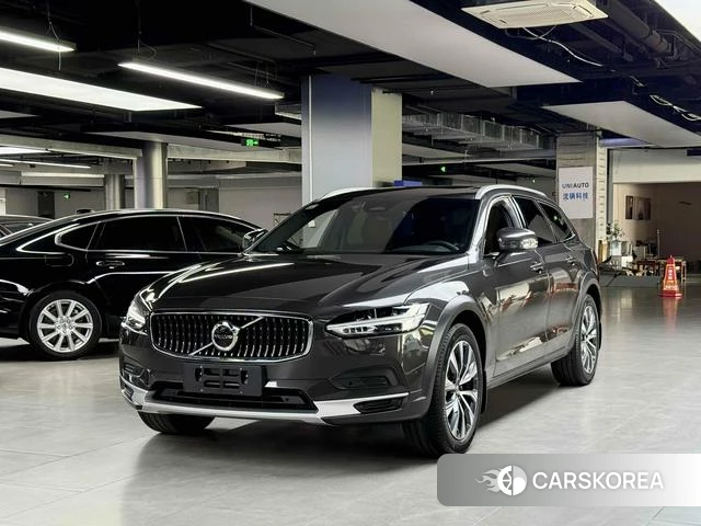 Volvo V90 2024 Темно-серый из Китая, фото 2