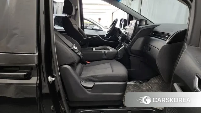 Hyundai Staria 2022 Черный из Кореи, фото 2