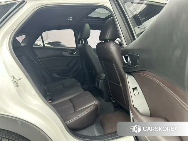 Mazda CX-4 2023 Белый из Китая, фото 2