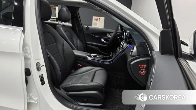 Mercedes-Benz C-Class W205 2019 Белый из Кореи, фото 2