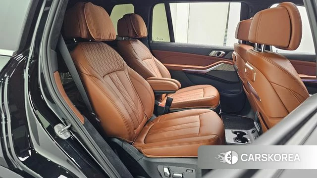 BMW X7 (G07) 2024 Черный из Кореи, фото 2