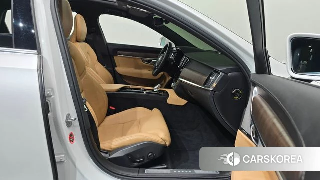 Volvo S90 2023 Белый из Кореи, фото 2