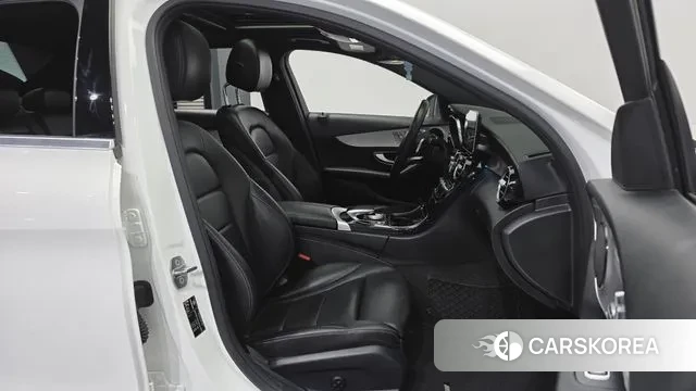 Mercedes-Benz C-Class W205 2018 Белый из Кореи, фото 2