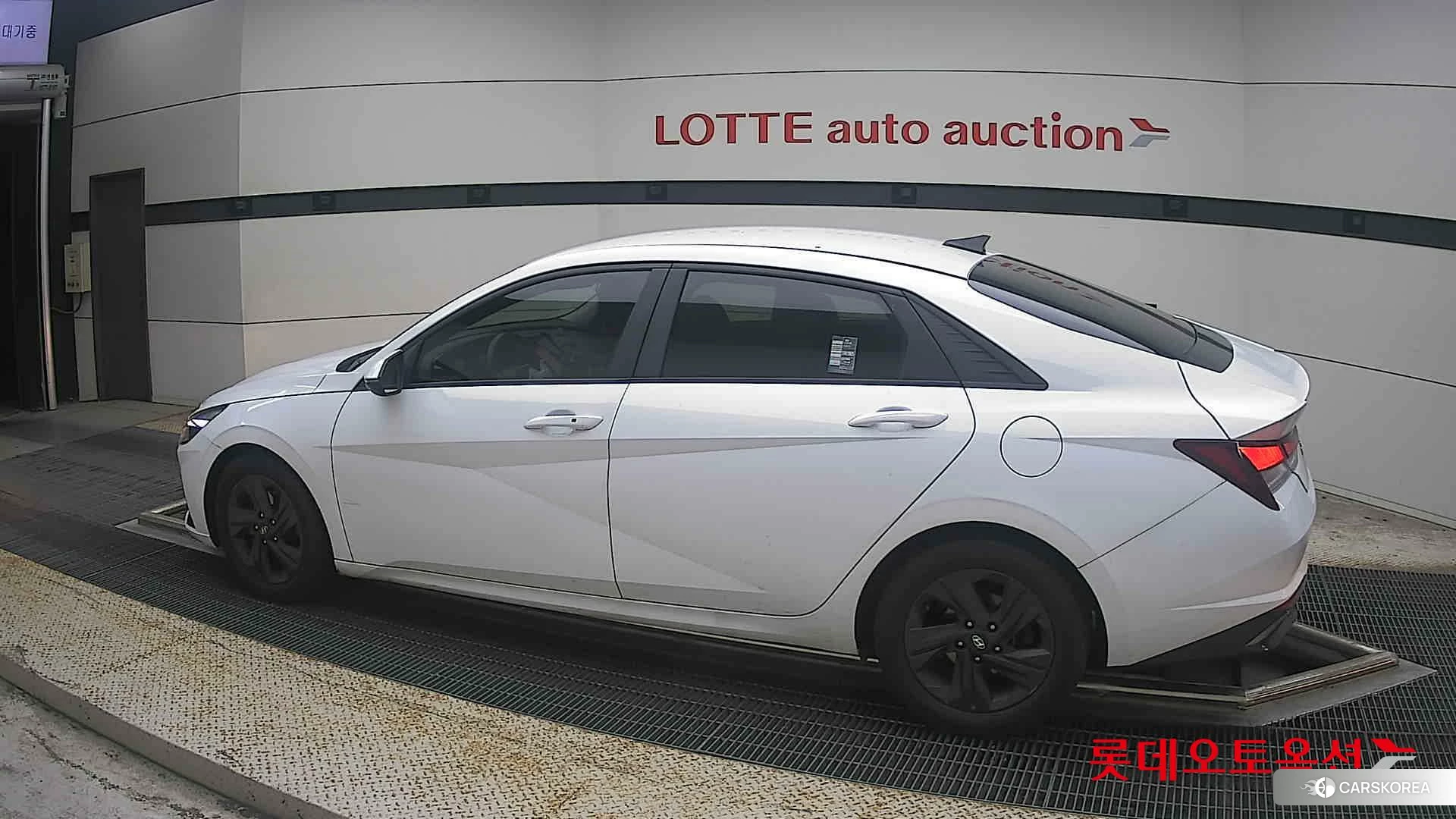 Hyundai Avante Hybrid 2022 Polar White из Кореи, фото 2