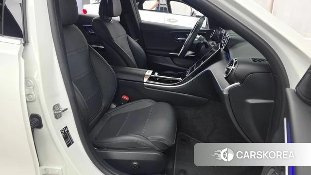Mercedes-Benz C-Class W206 2024 Белый из Кореи, фото 2