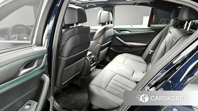BMW 5 Series (G30) 2023 Черный из Кореи, фото 2