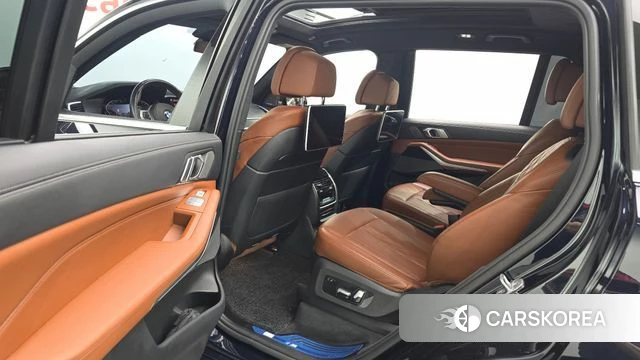 BMW X7 (G07) 2021 Черный из Кореи, фото 2