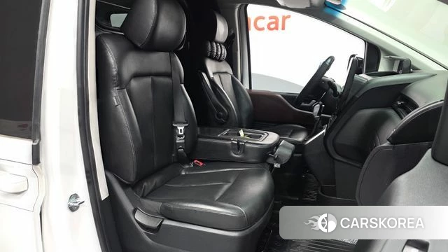 Hyundai Staria 2022 Белый из Кореи, фото 2