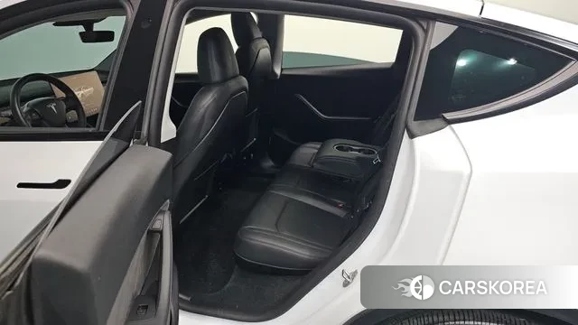 Tesla Model Y 2023 Белый из Кореи, фото 2