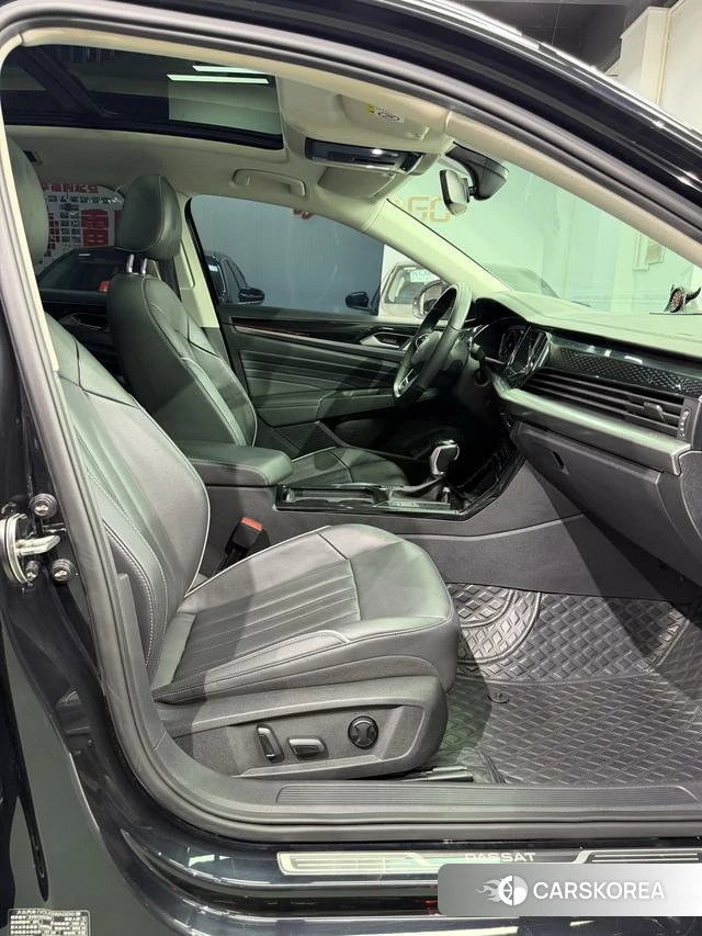 Volkswagen Passat 2022 Черный из Китая, фото 2
