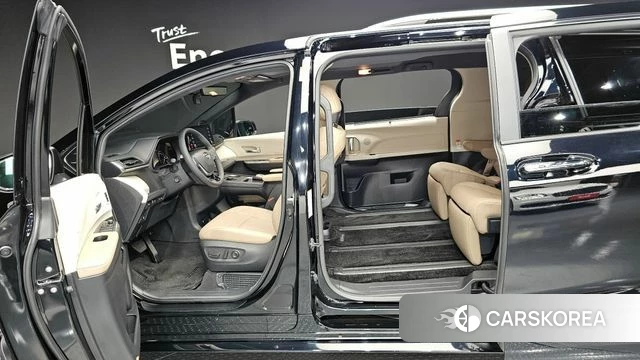Toyota Sienna 4th Generation 2023 Черный из Кореи, фото 2