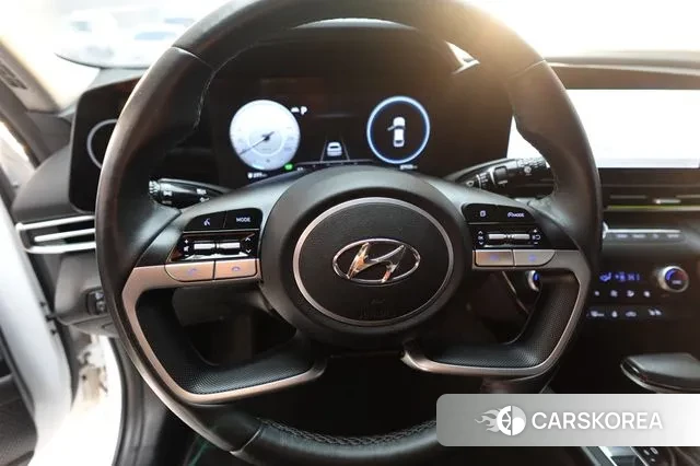 Hyundai Avante Hybrid (CN7) 2022 Белый из Кореи, фото 2