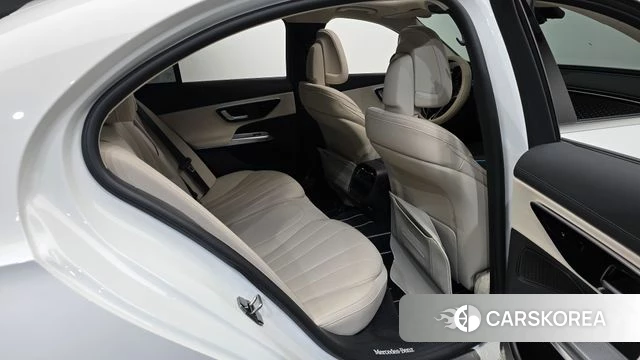 Mercedes-Benz E-Class W214 2024 Белый из Кореи, фото 2