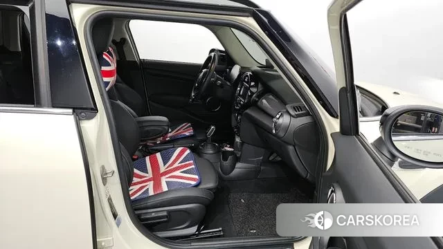 Mini Cooper 2021 Белый из Кореи, фото 2