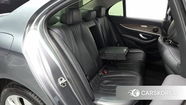 Mercedes-Benz E-Class W213 2020 Серый из Кореи, фото 2