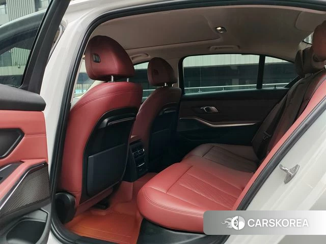 BMW 3 series 2022 Белый из Китая, фото 2