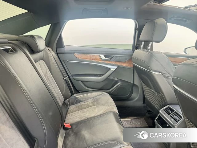 Audi A6L 2021 Темно-серый из Китая, фото 2