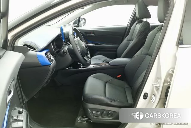 Toyota C-HR 2022 Белый из Китая, фото 2