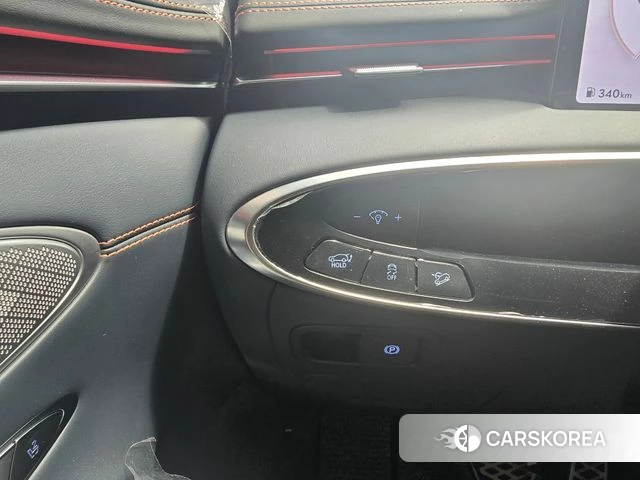 Genesis GV70 2024 Белый из Кореи, фото 2