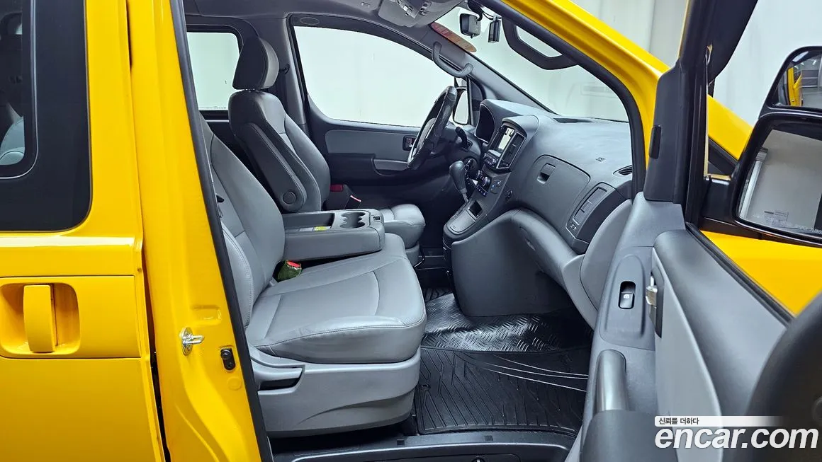 Hyundai The New Grand Starex 2021 Желтый из Кореи, фото 2