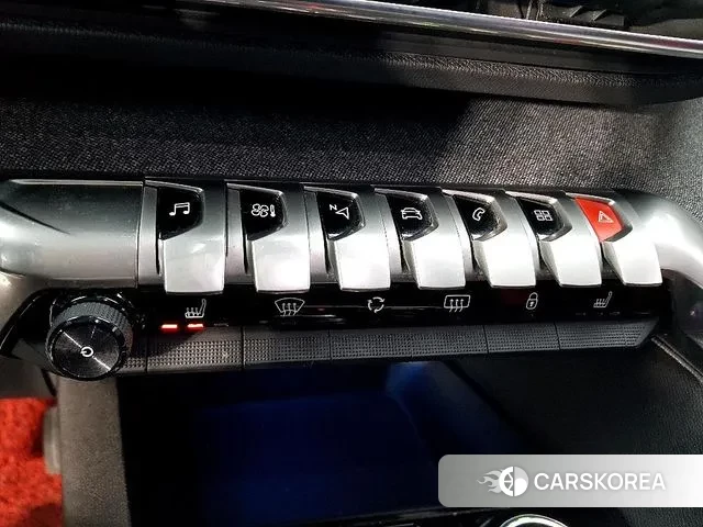 Peugeot 5008 second generation 2018 Белый из Кореи, фото 2