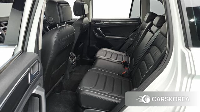 Volkswagen Tiguan second Generation 2022 Белый из Кореи, фото 2