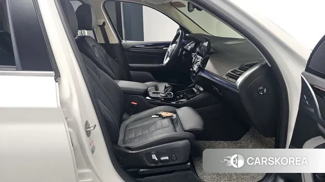 BMW X3 (G01) 2022 Белый из Кореи, фото 2