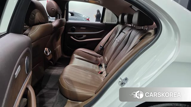 Mercedes-Benz E-Class W213 2019 Белый из Кореи, фото 2