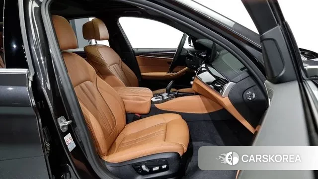 BMW 5 Series (G30) id 3012043 из Кореи 2