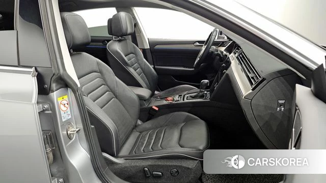 Volkswagen Arteon 2019 Серебристо-серый из Кореи, фото 2