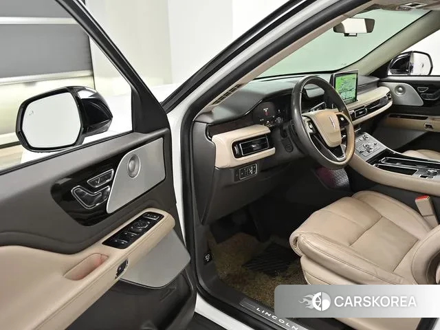 Lincoln Aviator 2nd generation 2020 Белый из Кореи, фото 2