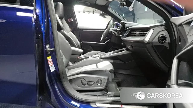 Audi A3 (8Y) 2023 Синий из Кореи, фото 2