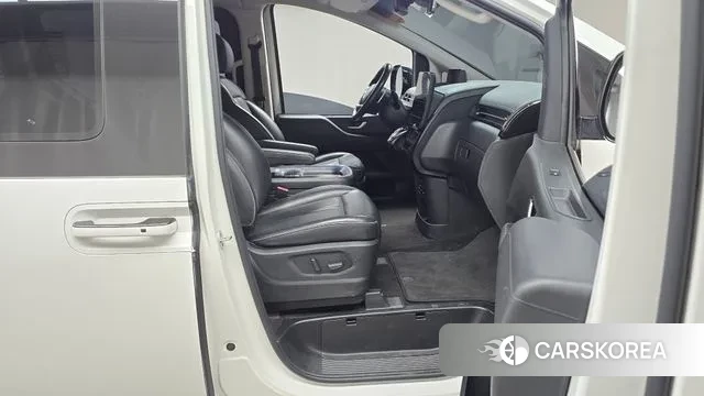 Hyundai Staria 2021 Белый из Кореи, фото 2