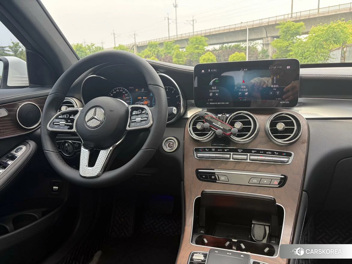 Mercedes-Benz GLC 2022 Белый из Китая, фото 2