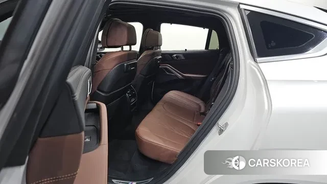 BMW X6 (G06) 2023 Белый из Кореи, фото 2