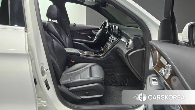 Mercedes-Benz GLC-Class X253 2020 Белый из Кореи, фото 2