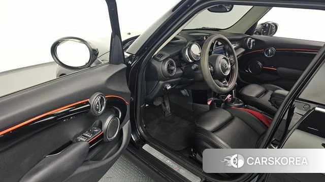 Mini Cooper S 2019 Черный из Кореи, фото 2