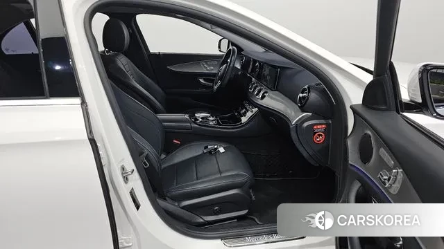 Mercedes-Benz E-Class W213 2019 Белый из Кореи, фото 2