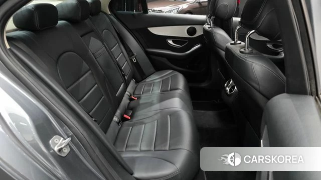 Mercedes-Benz C-Class W205 2018 Серебристо-серый из Кореи, фото 2