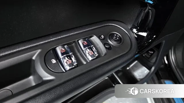 Mini Cooper Countryman 2021 Черный из Кореи, фото 2