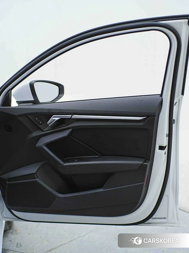 Audi A3 2023 Белый из Китая, фото 2