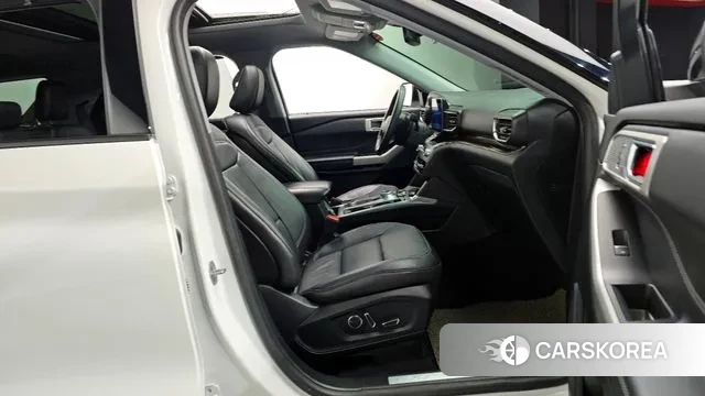 Ford Explorer 6th Generation 2020 Белый из Кореи, фото 2