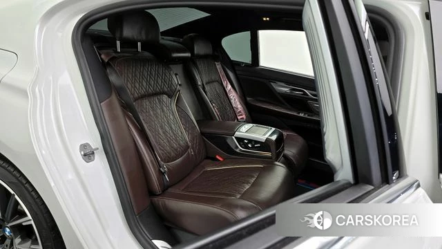 BMW 7 Series (G11) 2019 Белый из Кореи, фото 2
