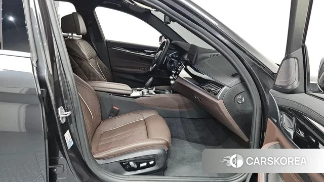 BMW 5 Series (G30) 2021 Серый из Кореи, фото 2