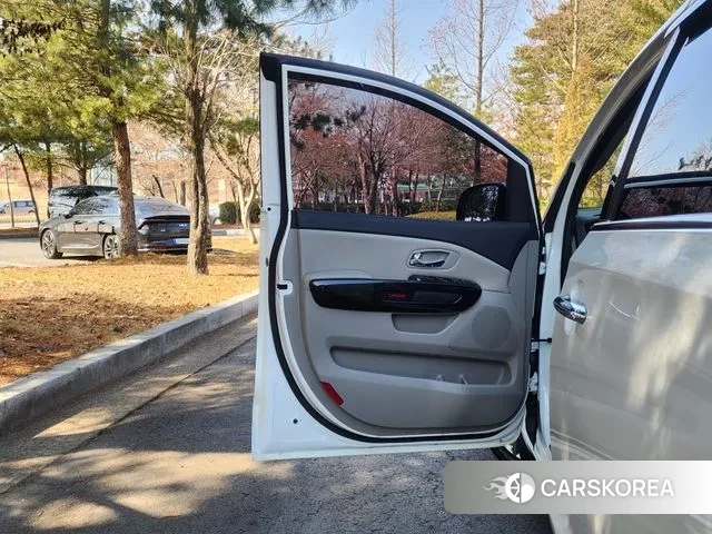 Kia The New Carnival 2018 Белый из Кореи, фото 2