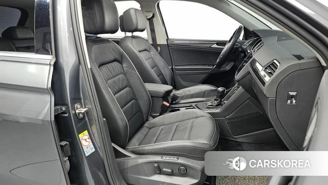 Volkswagen Tiguan second Generation 2020 Серый из Кореи, фото 2