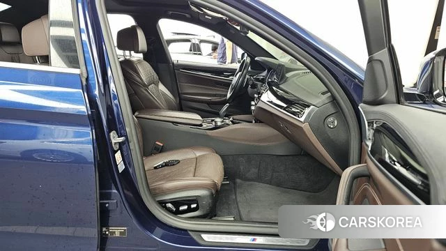BMW 5 Series (G30) 2018 Синий из Кореи, фото 2