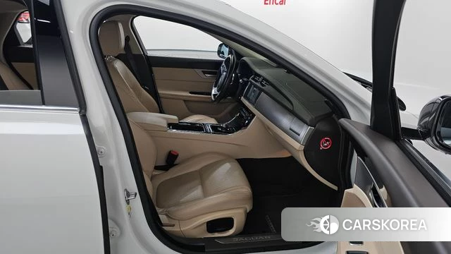 Jaguar XF (X260) 2018 Белый из Кореи, фото 2