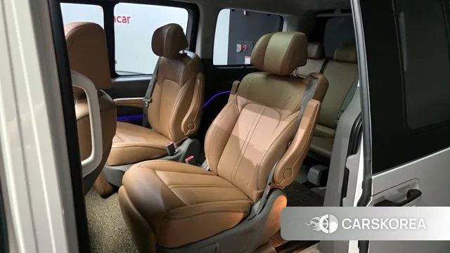 Hyundai Staria 2023 Белый из Кореи, фото 2