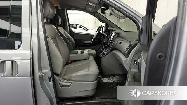 Hyundai Grand Starex 2018 Серебряный из Кореи, фото 2